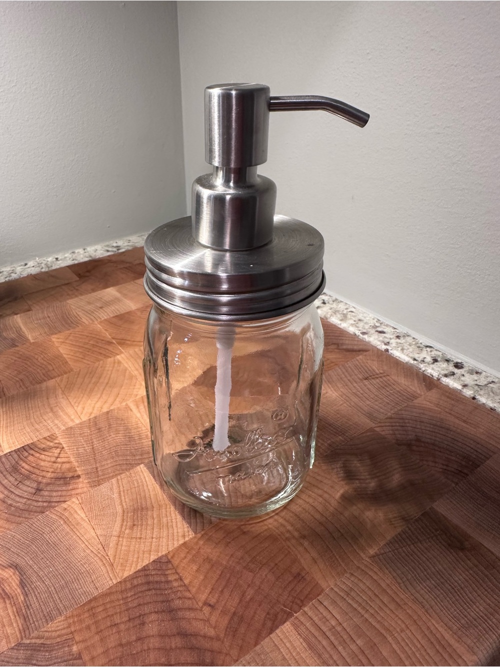 Mason Jar Soap Dispenser – Rustic Farmhouse Bathroom or Kitchen Decor